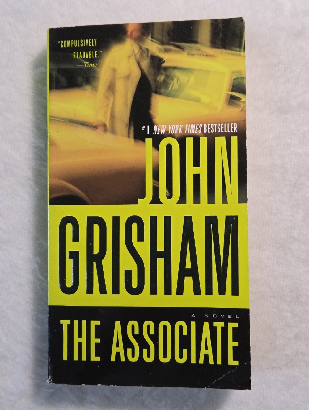 ☀️The Associate by John Grisham Trade Paperback Book